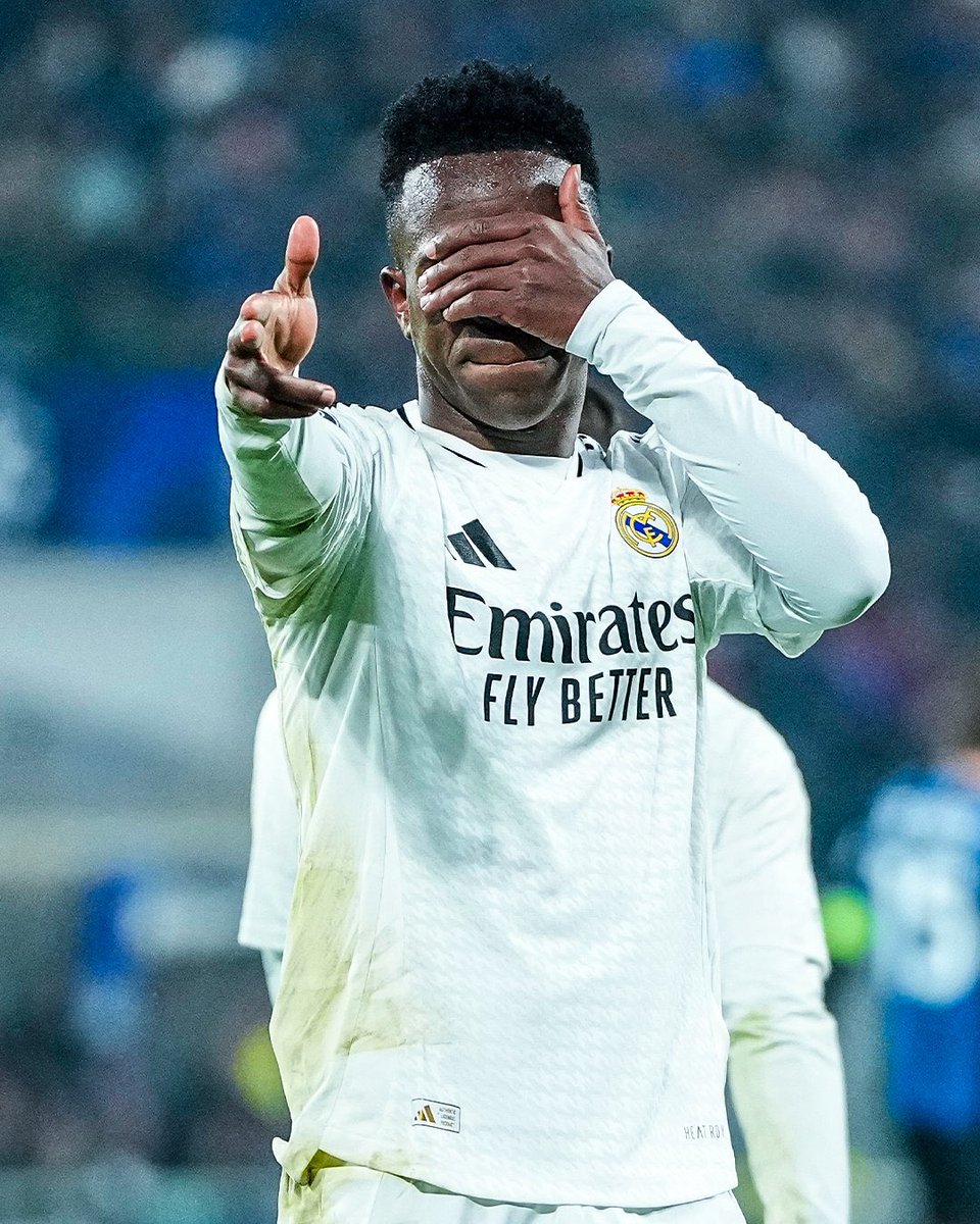 WolfRMFC's tweet photo. He needs to make this his trademark celebration, this is so COLD. https://t.co/TU0qxIiw7m