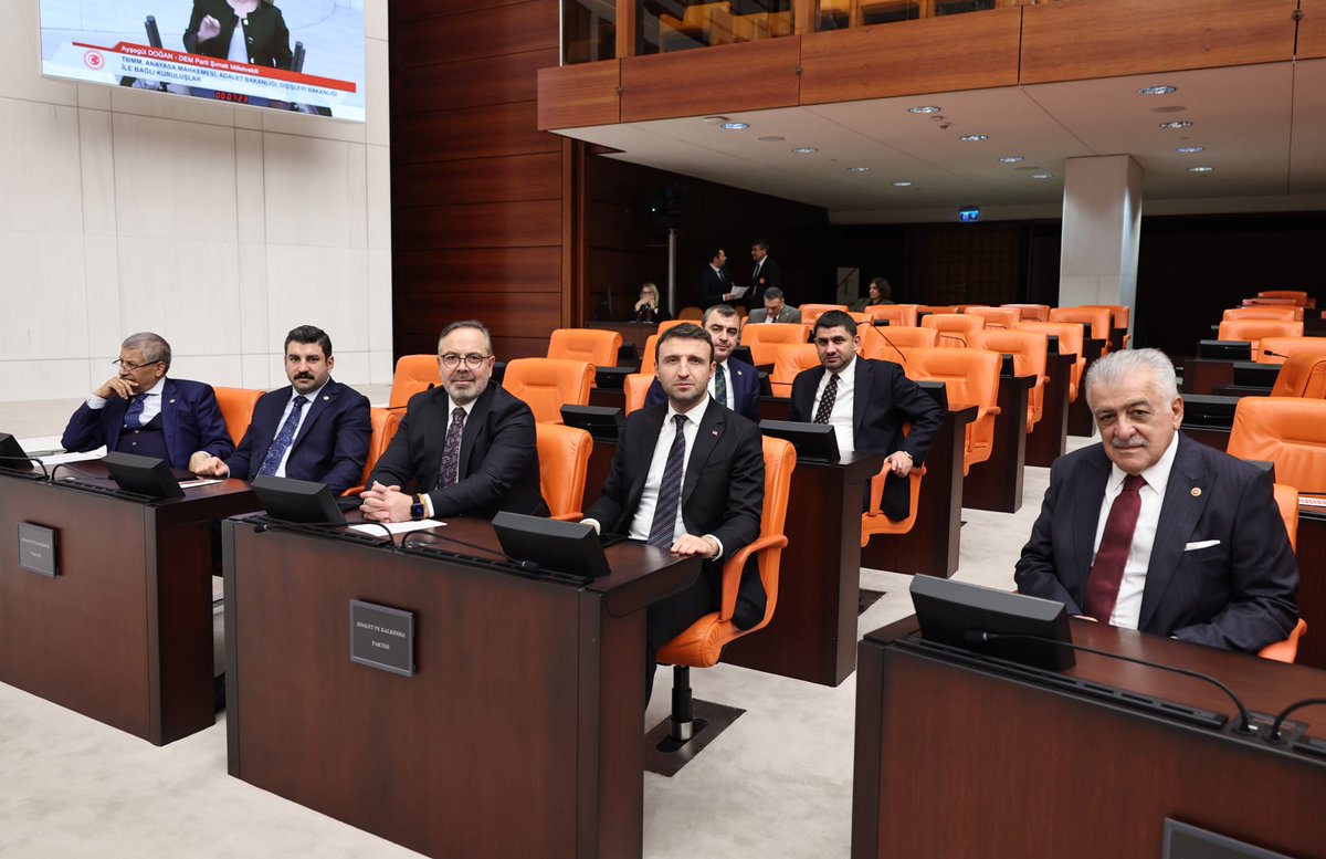 📍 #TBMM

Gazi Meclisimizde Genel Kurul çalışmalarımıza devam ediyoruz.

<a href="/RTErdogan/">Recep Tayyip Erdoğan</a> 
<a href="/TBMMGenelKurulu/">TBMM Genel Kurulu</a> 
<a href="/av_mfaruk/">Av.M.Faruk Pınarbaşı</a>