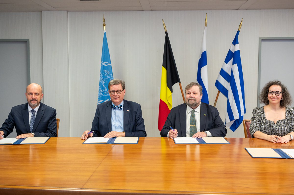 This #HumanRightsDay &amp; every day, there's #NoExcuse for gender-based violence🚫

UPU &amp; the embassies of Belgium, Finland &amp; Greece reaffirmed their commitment to #HumanRights &amp; #GenderEquality by signing a joint statement on zero tolerance of abuse &amp; discrimination.

#16Days