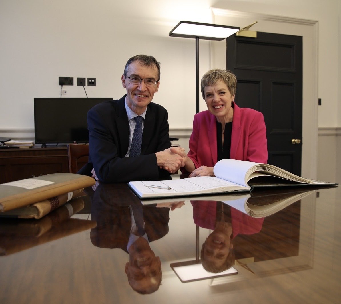 ivanabacik's tweet photo. Delighted and honoured today to sign the roll of TDs for the 34th Dáil - #DublinBaySouth
A real thrill to see the Dec 1922 signature of #TomJohnson - pioneering @labour leader. https://t.co/Z7UkUIznP0