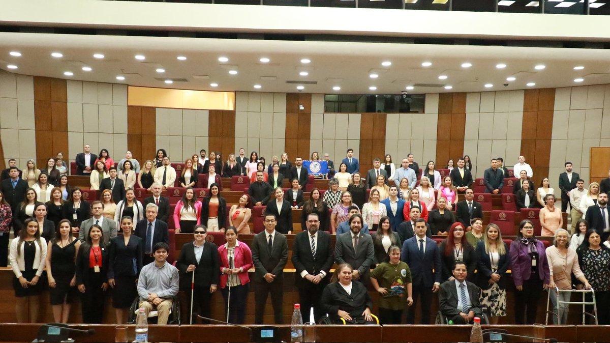 Culminó el Diplomado en Derechos para las Personas con Discapacidad con la Ceremonia de Graduación

senado.gov.py/index.php/noti…

#SenadoPy