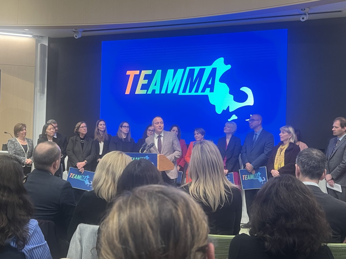 EnviroLeagueMA's tweet photo. The #MassLeadsAct is the “most far-reaching economic development bill that this state has ever seen” -
@MassGovernor.
ELM staff were thrilled to attend a celebratory signing of the crucial #ClimateTech bill which will build our #GreenWorkforce & grow the #CleanEnergy industry. https://t.co/IuB1zMS7vl