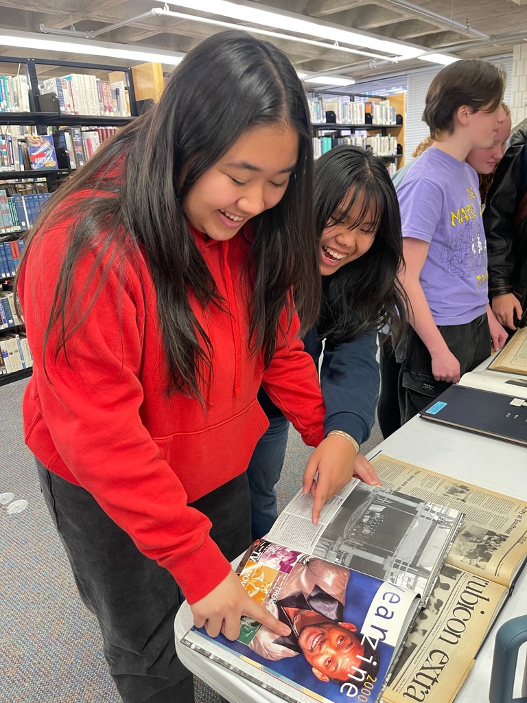 TheRubiconSPA's tweet photo. ANOTHER YEAR WISER. Students and faculty gathered in the lower library to celebrate 95 years of its glory. The party featured archives and chocolate chip cookies. 📸: Mariam Malik. https://t.co/tNmJKw7ysV