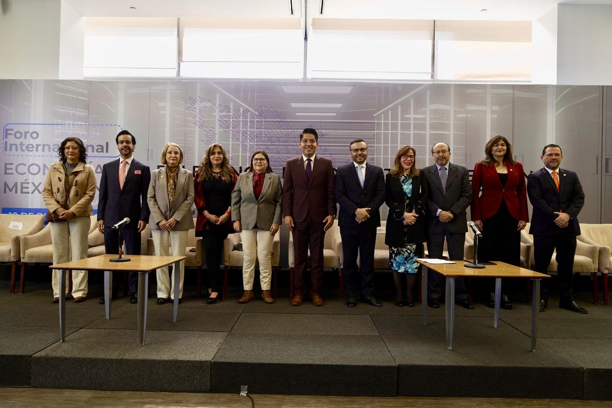 Esta mañana participé en el Foro Internacional, 'Economía y la Relevancia de los Data Centers en México en favor de la prosperidad compartida'. Agradezco la invitación al senador <a href="/EmmanuelReyesC/">Emmanuel Reyes</a>, presidente de la #ComisiónEconomía del <a href="/senadomexicano/">Senado de México</a>.