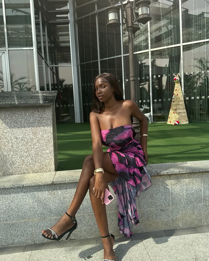 Nyamisaac1138's tweet photo. Praise No Fine ke ๐ฅฐ๐ฅฐ
@praisejohnn
RT & FL
#Pogba #MarcusRashford #obaseki #Nairamarley #bobrisky #10thdecember https://t.co/8rT1wjHtqP