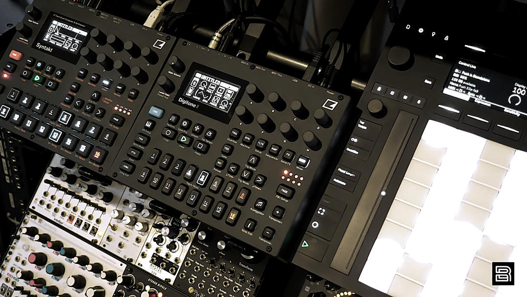 xcmioo's tweet image. #ELEKTRON #DIGITONE II IS A TOTAL POWERHOUSE
– by @Blush_Response

▶️ youtube.com/watch?v=PaYeWZ…

#synth #sequencer #groovebox #music | @WeAreElektron