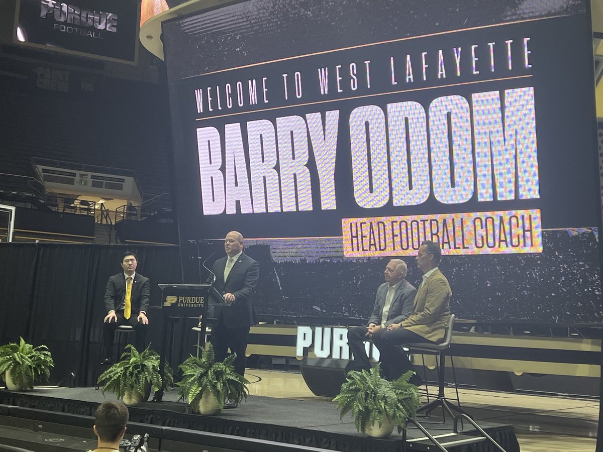 Had an incredible morning with ⁦great friend ⁦<a href="/Coach_Odom/">Barry Odom</a>⁩ and his amazing family! ⁦<a href="/BoilerFootball/">Purdue Football</a>⁩ just hired a game changer/great one that MSH/GSD everyday! Congrats to ⁦<a href="/MikeBobinski/">Mike Bobinski</a>⁩ and all involved in getting this done!