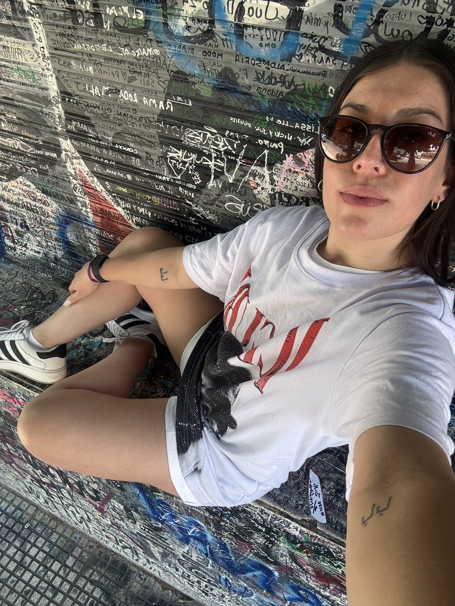 Maggulina's tweet photo. Un paseito por la mansión #duki #ysy #neopistea https://t.co/VvPcGgcr6O