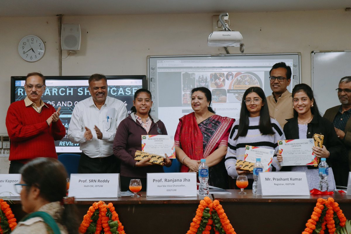 _mansiJangra's tweet photo. Our CSE dept. held a Research Showcase for Minor Project, and our project MilkDelights secured 2nd place! 🎉 The app steamlines dairy operations with tech-driven solutions. 🚀
Kudos to my teammates @MonalikaPatnaik @_Sneha_Chauhan 😁 https://t.co/XjH5bRC1Mc