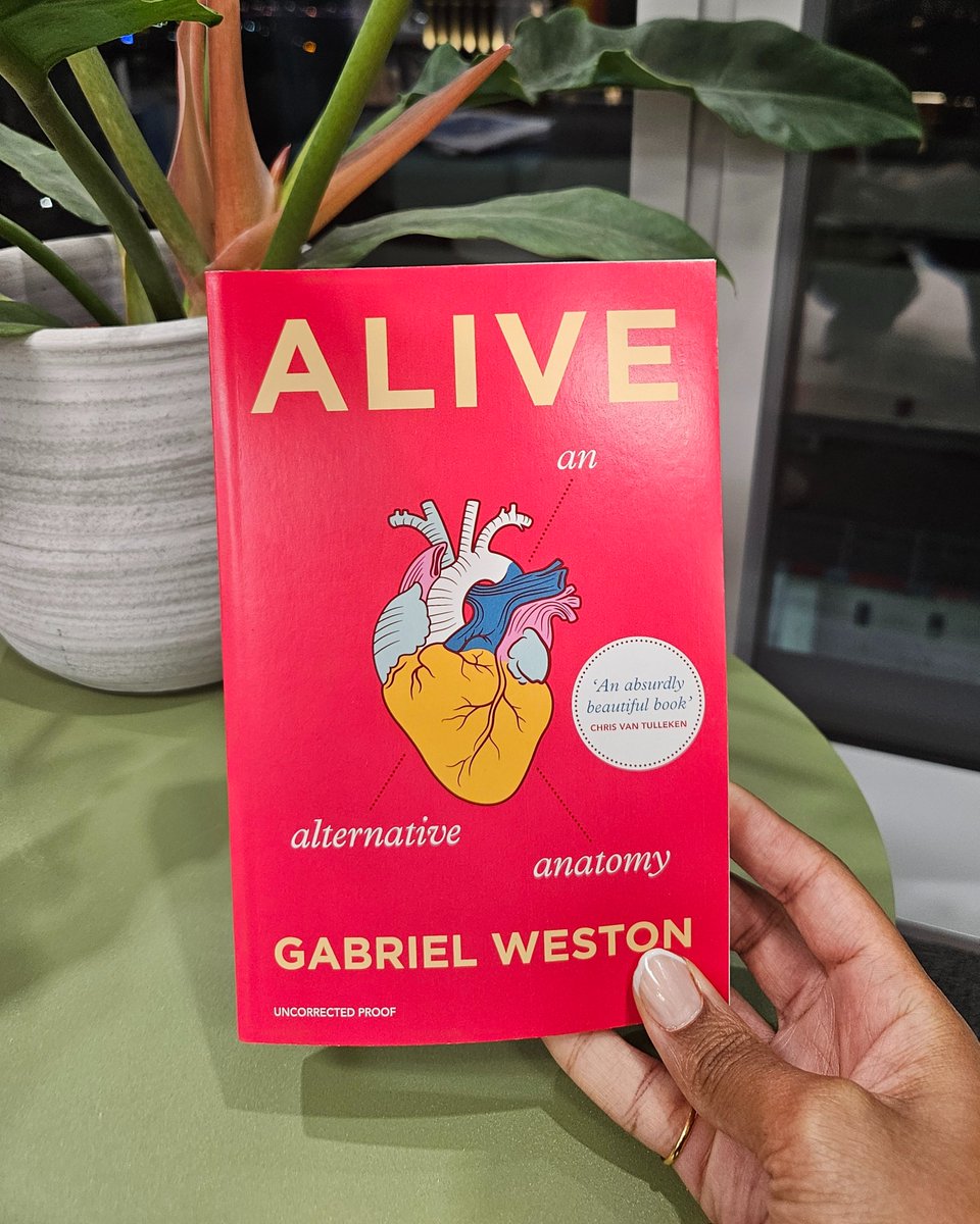 VintageHuddle's tweet photo. What does it mean to live in your body?
Gabriel Weston takes us on a journey through our own anatomy in ALIVE. We have 5 fascinating proofs up for grabs! Drop a comment below if you fancy one. #proofdrop https://t.co/BFtpengDqn