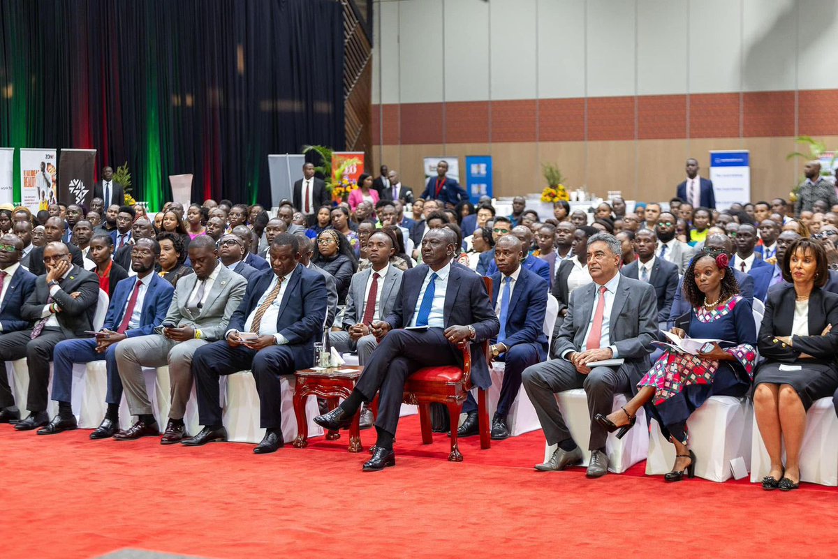 SakajaJohnson's tweet photo. Hongera KEPSA for 20 years of exceptional Private Sector coordination and partnership in the interest of Kenya 🇰🇪

Glad to have joined you with H.E The President for this commemoration of your journey as we look to the future.

Onwards and Upwards. https://t.co/d9GbUfPpT3