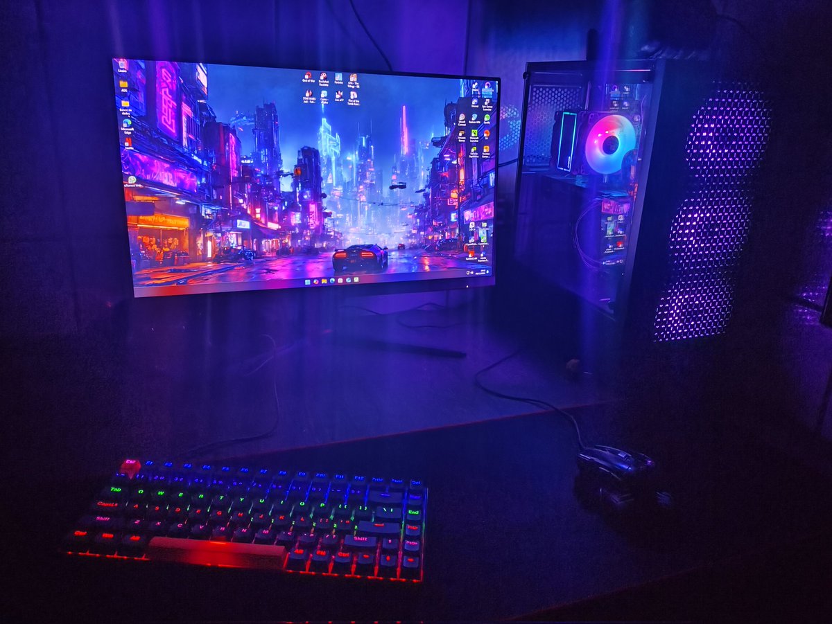 felipaototosao's tweet photo. @lockgamer_ #SETUPLOCKGAMER
Setup finalmente finalizado:
Ryzen 5 4600G
RTX 2060 6Gb Galax (comprei depois de terminar o Pc)
16Gb de ram 3200mhz Gloway
Gabinete Rise mode wave Black
Teclado machenike k500 (china)
Mouse gamer da feira
Headset Havit
Monitor AOC 75Hz
Iclamper https://t.co/qaTK5yVFPT