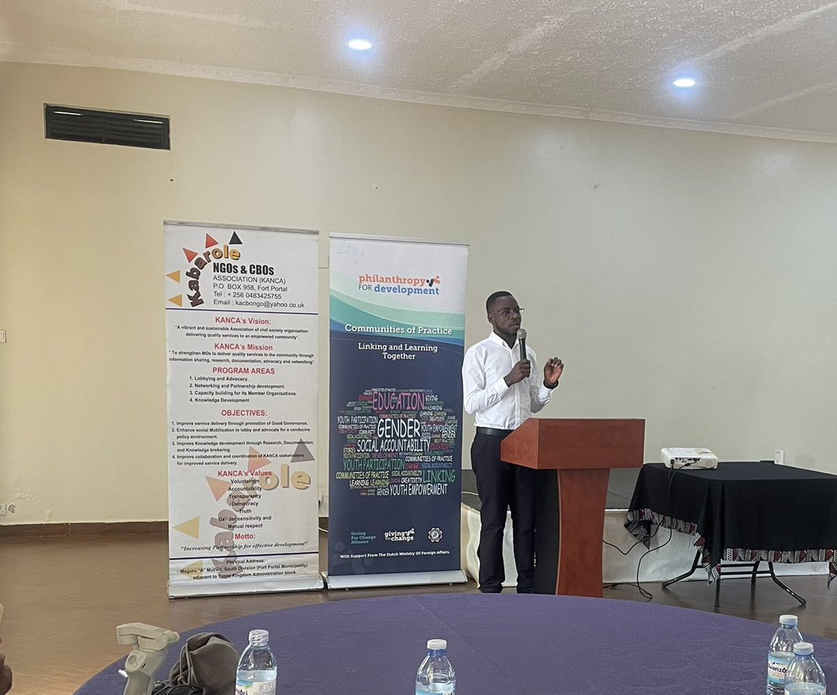TweetsbyRex16's tweet photo. Earlier today @ninyesigar in his speech stated that local communities drive development by sharing their skills, resources, networks, and experiences, unlocking their full potential for meaningful growth. 

@MoLGUganda 
#LEDPolicy
#Giving4Devt https://t.co/NimIJyylvI