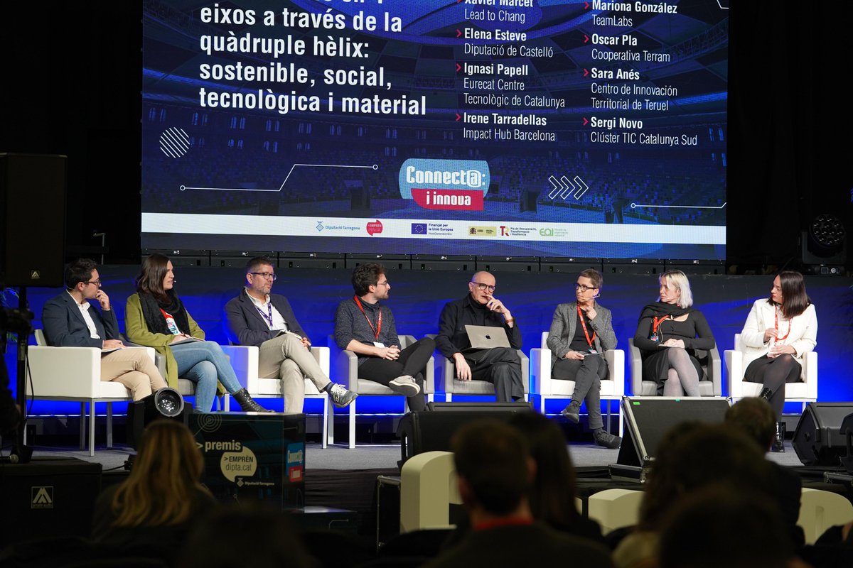 Dipta_cat's tweet photo. 🆙Dia intens al #ConnectaInnTech. Avui l'hem dedicat a la innovació i a la col·laboració per emprendre amb èxit i, també, per parlar sobre creixement i internacionalització de negocis 🌍

ℹ️https://t.co/XmlTjpTgV8
#NextGenerationEU #PlandeRecuperación #EmprènDipta #MésInspiració https://t.co/DurulzrE3T