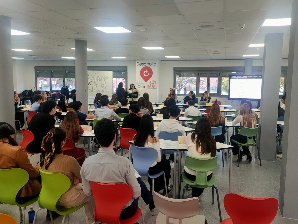 IesGerardoDiego's tweet photo. MUN / Global Classrooms 2024/2025 1st day of Mock Conference. Students are debating about the threats to freedom in the world. #PAI #Globalclassrooms #ib #pozuelodealarcón #bilingüismo #middleyearsprogram #gerardodiego https://t.co/nBwYmpifzm