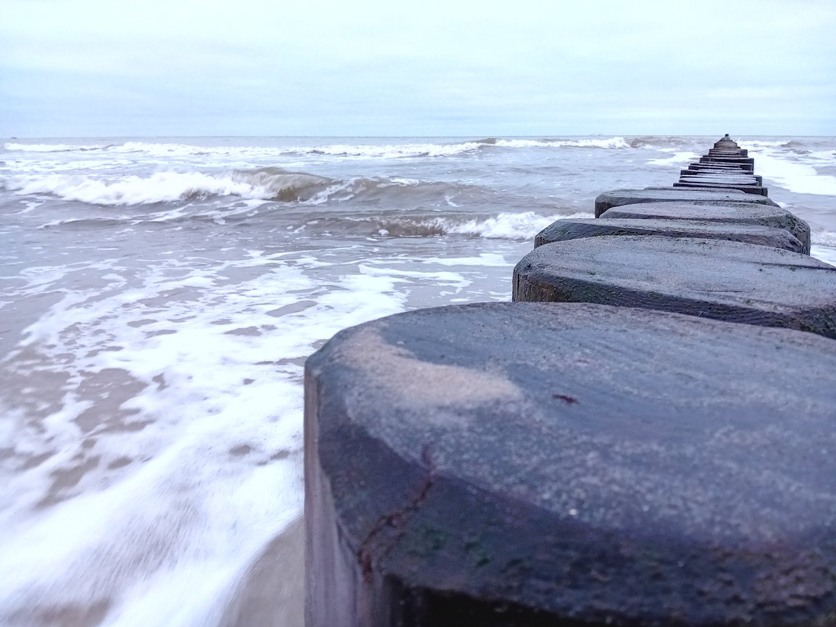 Dudescheiszer's tweet photo. So. Strand ist wieder da!
#JedenTagEinBisschenMeer https://t.co/ZLkucxbsA6