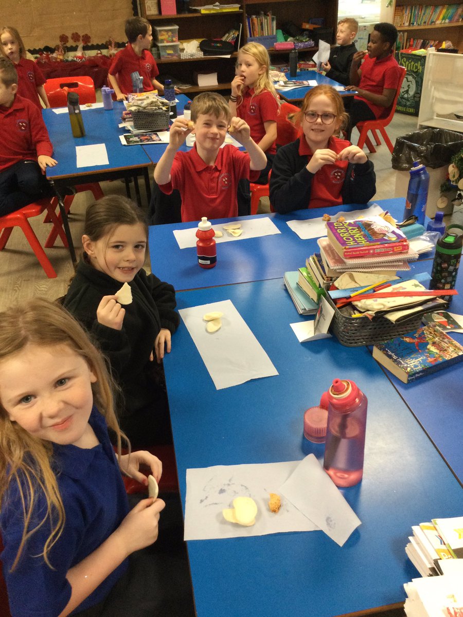 MissWinnardSTM's tweet photo. Chinese food tasting! The children absolutely loved tasting some Chinese food! A great discussion at the end about what we liked and didnโt like๐จ๐ณ๐ฅฐ #STMTopic https://t.co/t1xH9ffHWB