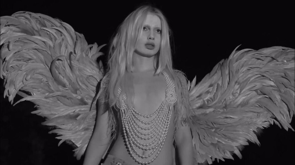 Bekleyenim” 20 Aralıkta Tüm Dijital Platformlarda!🪽🪩✨
<a href="/aleynatilki/">Aleyna Tilki</a> 
#AleynaTilki