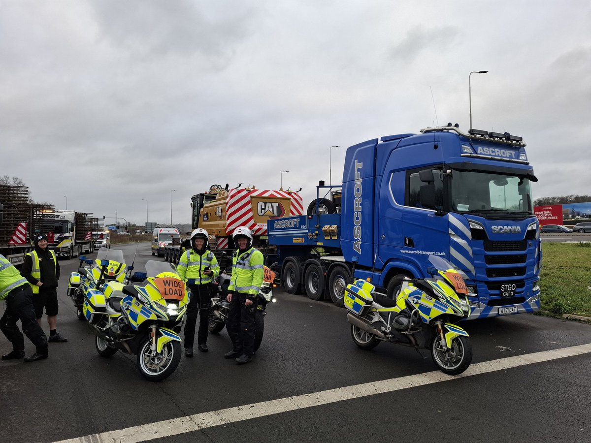 DerbysRPUBikers's tweet image. Two seperate #abload movements at the same time today.
1st taken to #hope #highpeak via #chesterfield.
2nd to #ilkeston.
Both loads devivered without incident, even on the twisty narrow lanes of #tideswell / #bradwell.
#opsbikes
#notjusttickets