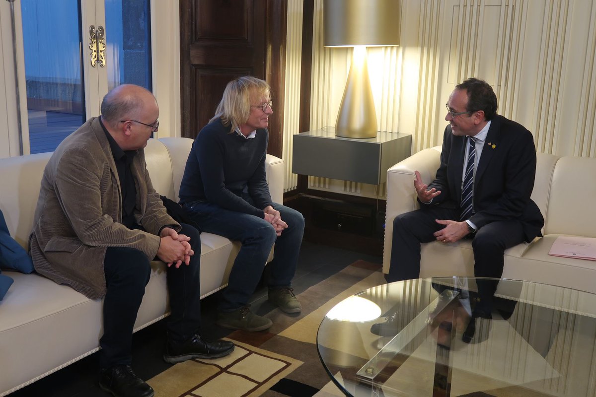 joseprull's tweet image. En la roda de trobades amb sindicats, m’he reunit amb @perellonet, secretari general de @LaIntersindical, un sindicat amb un alt sentit de consciència nacional. 
Entre d’altres, parlem sobre el model econòmic del país i de què comportaria un salari mínim interprofessional català.