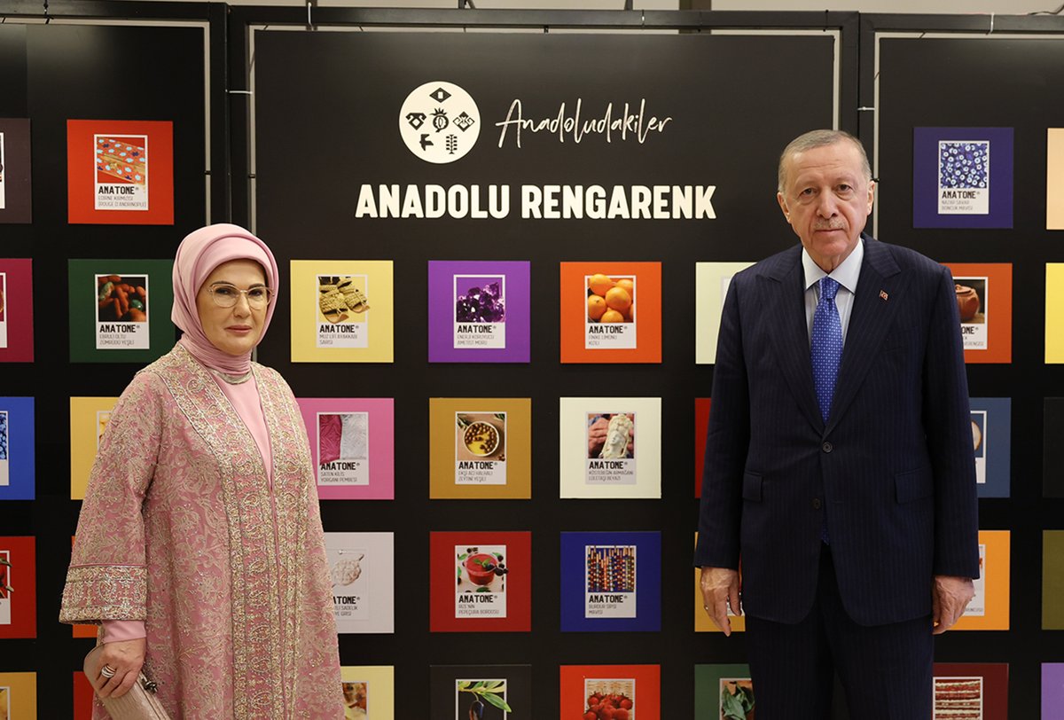 Bugün eşim <a href="/EmineErdogan/">Emine Erdoğan</a>’ın himayelerinde Sanayi ve Teknoloji Bakanlığımızca yürütülen Anadoludakiler Projemizin sergisini Cumhurbaşkanlığı Külliyemizde icra ettik.