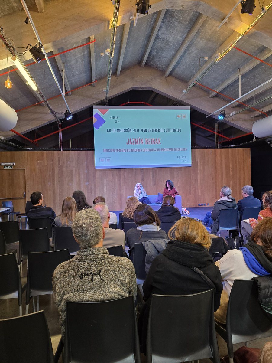 El Área de Actividades Culturales de la Universidad de León asiste a la   Intervención de Jazmín Beirak, Directora General de
Derechos Culturales:"El eje de mediación en el plan de derechos culturales",dentro de la Asamblea de la Red de Teatros.