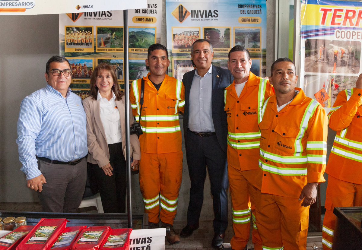 InviasOficial's tweet photo. Los microempresarios del #Invías además de cuidar las carreteras del país también son emprendedores y tienen algunas ideas de negocio que pueden venir a conocer hoy en la plazoleta de la Dirección General del Instituto (Cl. 25g #73b-90 73b, Bogotá) ¡Los esperamos! https://t.co/dv1xZkMMly