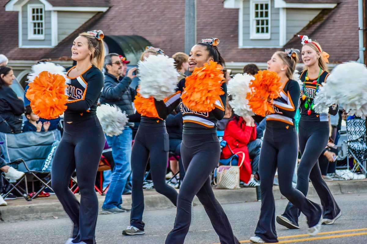 FVHS Varsity Cheer tweet media