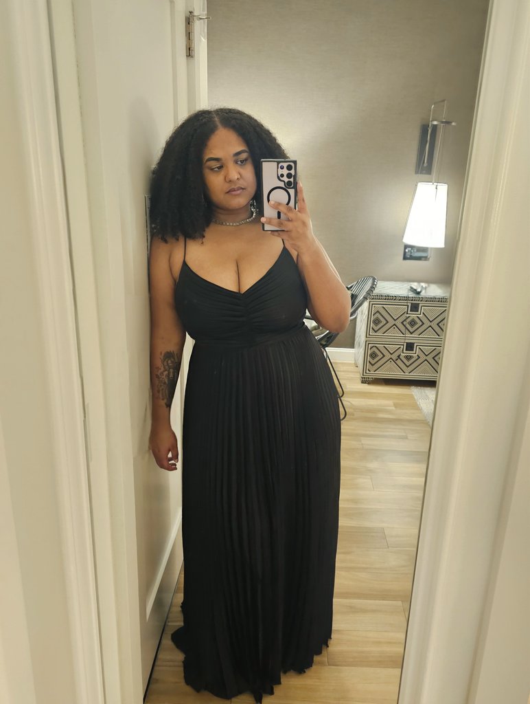 Sometimes I go outside here is proof 🫴