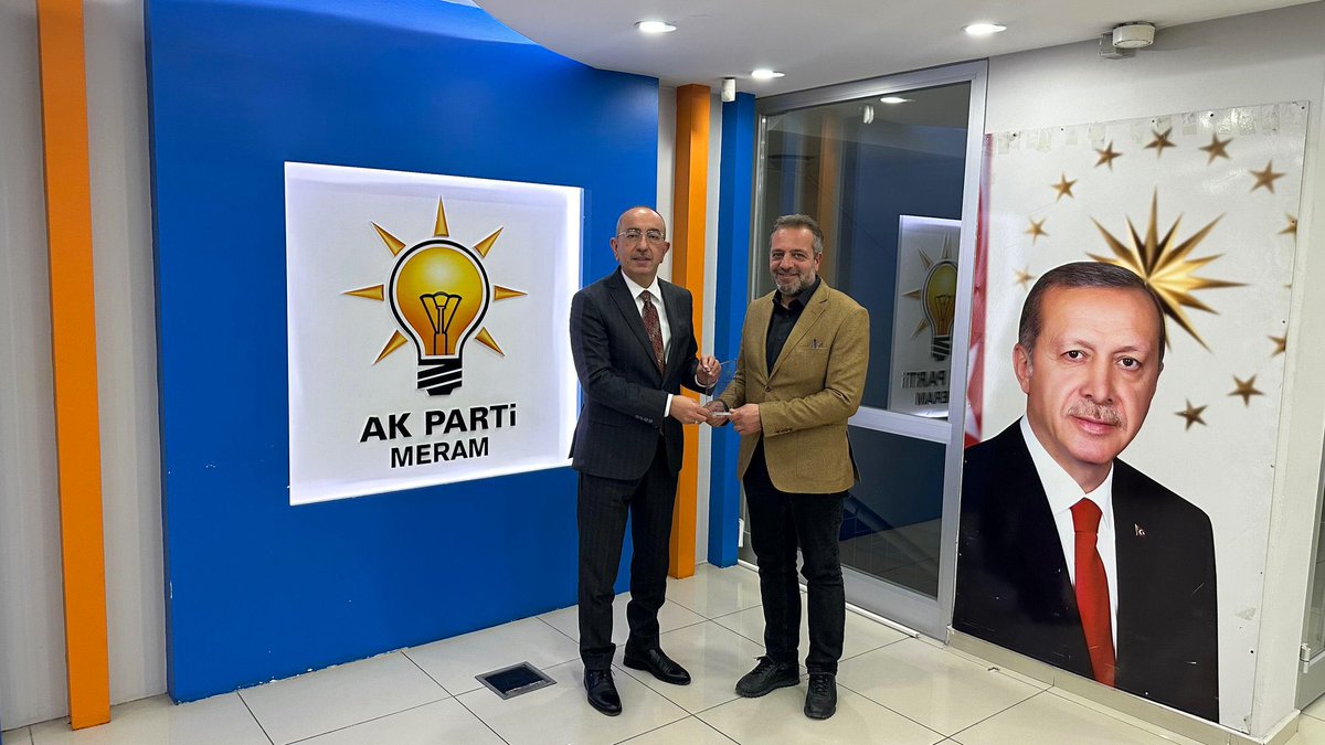 7. Dönemimizin son Yönetim Kurulu Toplantısını İl Başkan Yardımcımız <a href="/mmunlafalioglu/">Mehmet Munlafalıoğlu</a>, İl Yönetim Kurulu Üyelerimiz Muzaffer Dinler ve Asuman Yazar ve Belediye Başkanımız <a href="/MustafaKavus/">Mustafa Kavuş</a>'un katılımı ile gerçekleştirdik.
#BizimMeram