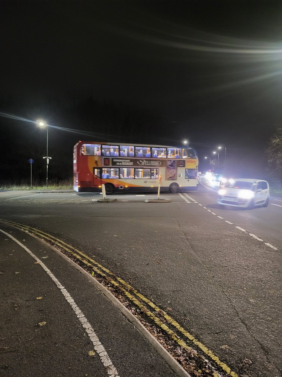 Sextonian's tweet photo. @StagecoachMids Why does the 15 to Leamington avoid Warwick Technology Park stop and go around it? About 15 times now they've turned into the park where there are no stops and avoided the actual stop. It was delayed 16mins and then didn't even stop with an hour wait until potentially another. https://t.co/JivWx2pRZS
