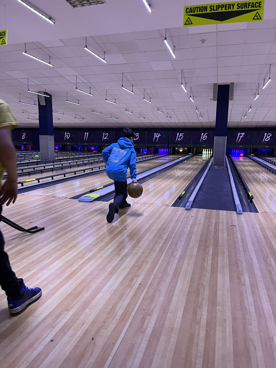 HuntsSSP's tweet photo. Another amazing day with @Panathlon & @SouthCambsSSP for the Hunts and South Cambs KS2 & KS3 Ten Pin Bowling Festivals. 🎳
190 children attended Cambridge @Tenpin_Bowling across two events. For some it was their first time attending a bowling alley. 👌 #tenpin #inclusivesport https://t.co/rTt8jWjf5L