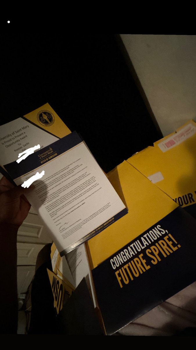PrestonGarlin's tweet image. Letter of acceptance university of Saint Mary  @taycalvert @Spire_Football @_DarkSith03