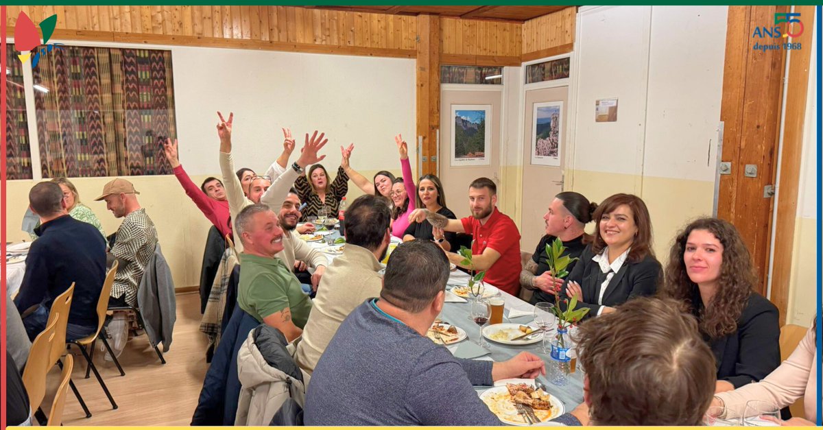 eco2netSA's tweet image. Vendredi dernier, les équipes d’eco2net se sont réunies pour le souper de fin d&apos;année. 🥂 
Un moment convivial pour célébrer une année de défis et de réussites ensemble. ✨

Chez eco2net, l&apos;humain est au cœur de notre engagement. 

#souperdefindannée #eco2net #espritd&apos;équipe