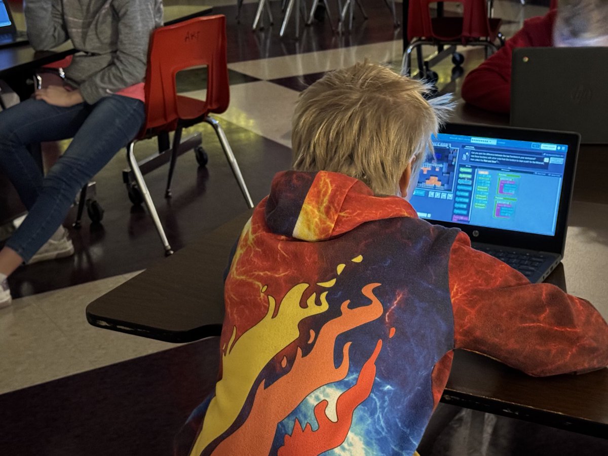 setechteacher's tweet photo. Hour of Code Season is here!!! 🥰 Primary and Intermediate students are learning, exploring and debugging with ⁦@codeorg⁩ and Code and Go Mouse robots. My favorite time of the year (even though we code all year 😉)!! #sepirates #computerscience https://t.co/k5r7kNE9mD