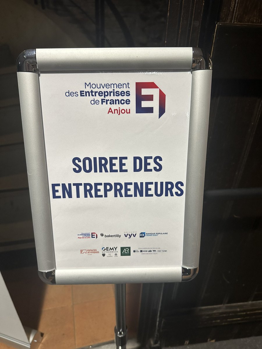 C’est parti pour la soirée des entrepreneurs du <a href="/MEDEFAnjou/">Mouvement des Entreprises de France #Anjou</a> avec <a href="/BeurtonLeMignon/">Beurton-Le Mignon</a> en Maître de Cérémonie !
Cc <a href="/Groupe_VYV/">Groupe VYV</a> <a href="/bpgrandouest/">Banque Populaire Grand Ouest</a> <a href="/EYFrance/">EY France</a> 
<a href="/MedefPDL/">Mouvement des Entreprises de France #Paysdelaloire</a> <a href="/medef/">Mouvement des Entreprises de France</a> <a href="/JFReynouard/">JF Reynouard (Ophrys / CCI Pays de la Loire)</a> <a href="/ccifrance/">CCI France 🇫🇷🇪🇺</a> @CCI49 <a href="/PaoWisecom/">Paola FABIANI</a> <a href="/Angers/">Ville d'Angers</a> <a href="/Prefet49/">Préfet de Maine-et-Loire 🇫🇷🇪🇺</a> <a href="/dgfip_officiel/">Direction générale des Finances publiques</a> #Angers