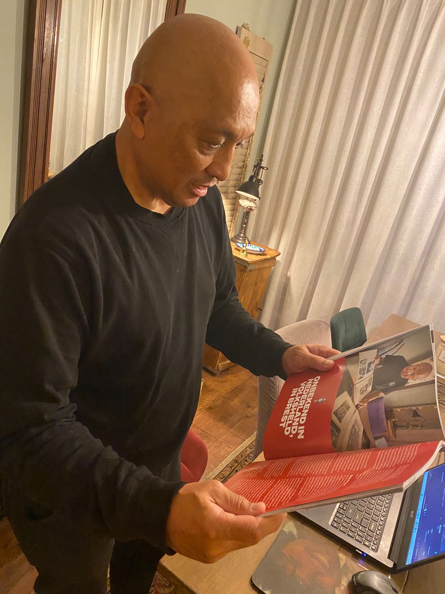 In Staantribune 5️⃣7️⃣, die geheel over voetballand Frankrijk 🇫🇷  gaat, staat een interview met Willem Letemahulu. Voor de meeste Nederlandse voetballiefhebbers onbekend, maar de Cuijkenaar is een clublegende bij Brest, de tegenstander van #PSV vanavond in de #ChampionsLeague.