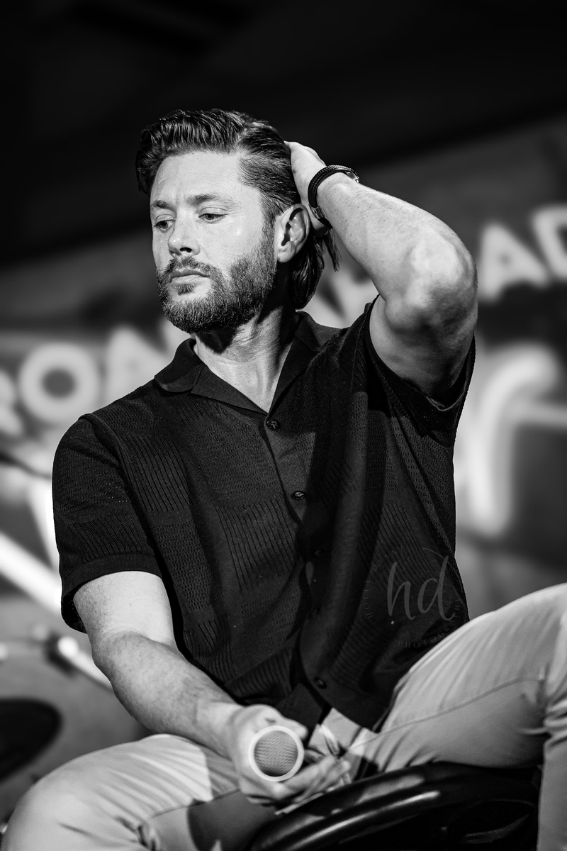 ackles_media's tweet photo. Jensen Ackles #SPNIndy
pics @HollyDPhotos https://t.co/cQ7XA3RH5a