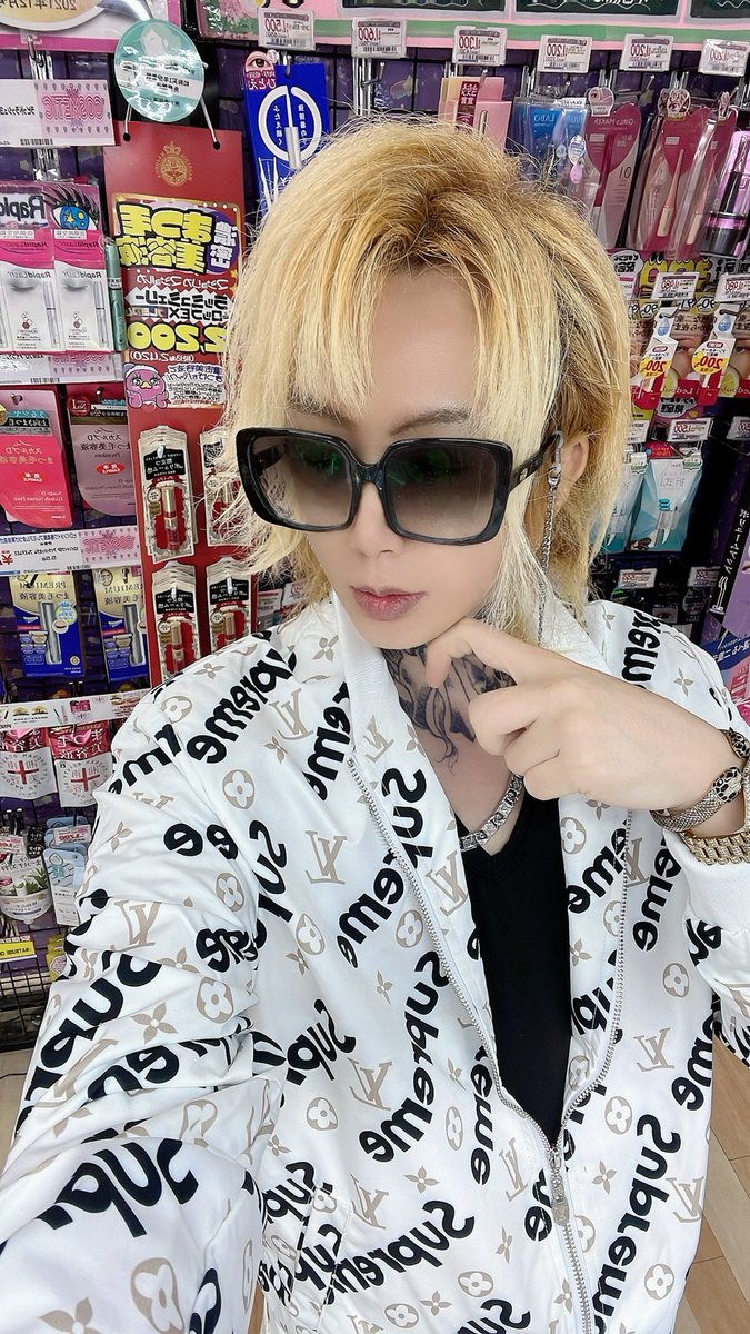 💐日向インスタフォロー企画💐

プライベートや
リール動画・プレゼント企画など💐

インスタで配信中💐

新しくフォローして頂いた方💐

🎁選べるギフト¥15000🎁

必ずフォローしたスクショを引RTに貼って下さい💐
Instagramにコメントもよろしくね💐

instagram.com/owari_no_hyuga…

〆切 1月12日 23:59
