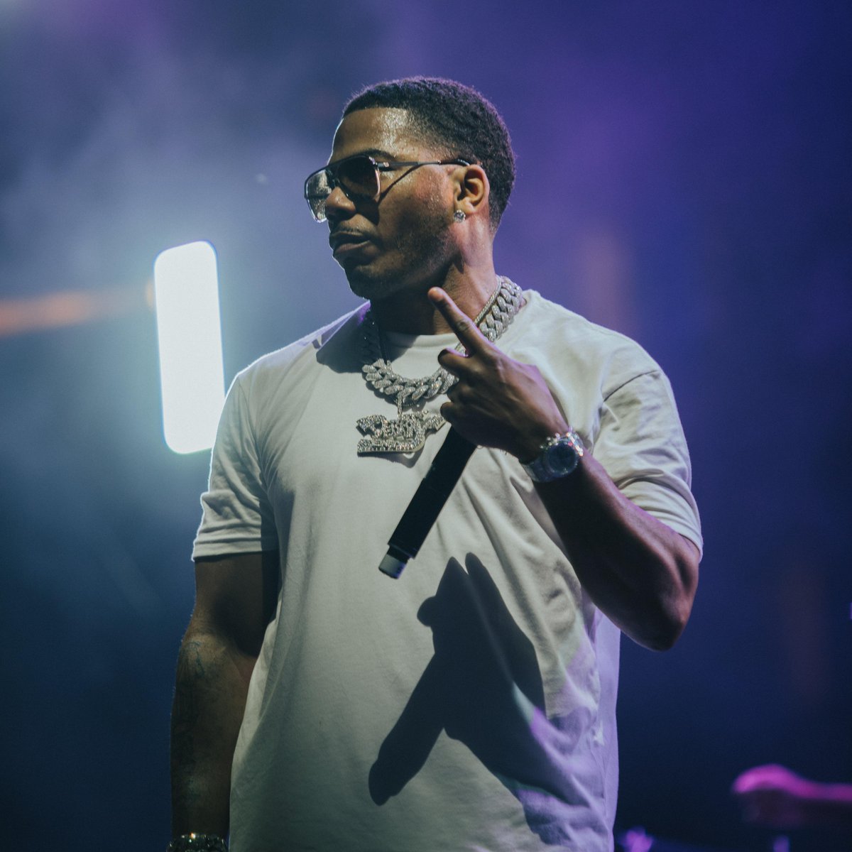 virginmedia's tweet image. We're ready to head to the 'Paradise City' with @gunsnroses next year... are you? 🌸 

Other Priority Tickets:
Nelly
@JackAndJack
@ViagraBoys
REEF
Jack White

All Virgin Media broadband customers get access to Priority from O2.

Only on #O2Priority -
o2uk.co/PriorityTickets. 🔗