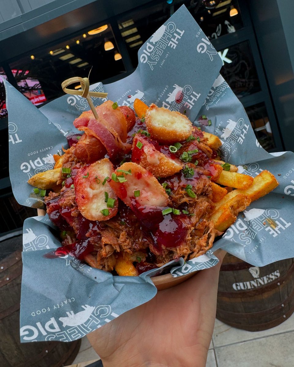 We love seeing images of your seasonal food wrapped in your It's a Wrap branded greaseproof and these Christmas loaded fries from Cheesy Pig made our mouths water!  
Make sure to tag us in your food photos!! 🍟 😍 😍

#SeasonalFood #LoadedFries #ChristmasFries