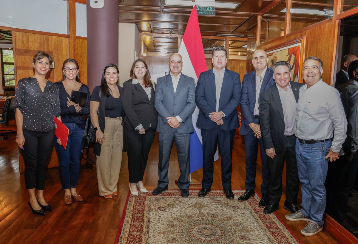 Reunión estratégica 🤝
Directivos de Capacc se reunieron con las autoridades del <a href="/MIC_PY/">MIC Paraguay</a> para abordar temas estratégicos que impulsan el crecimiento y fortalecen el sector.

#ContactCenterParaguay #Alianza #PúblicoPrivada