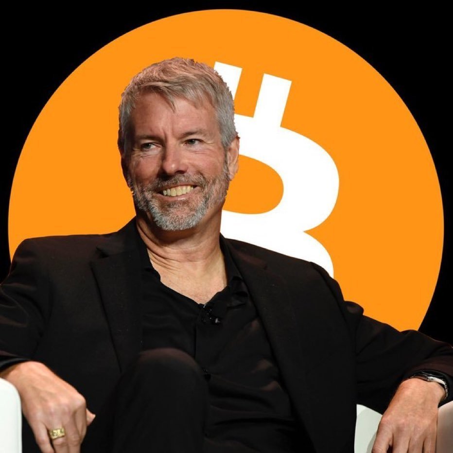 BitcoinArchive's tweet photo. BILL GATES:  
I would short Bitcoin if there was an easy way to do it.  

MICHAEL SAYLOR:  
If you really hate #Bitcoin then short MicroStrategy, I promise we're not selling. https://t.co/1H7Oyo0qka