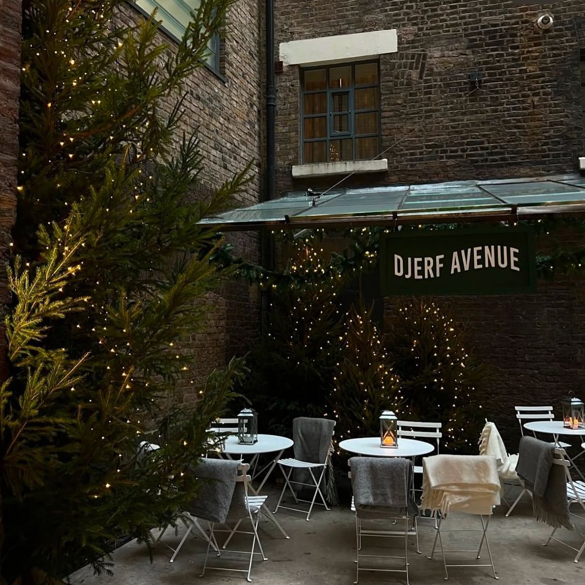 glittermagazine's tweet photo. Matilda Djerf shares photos of her first pop-up shop for her brand, Djerf Avenue. ✨
#MatildaDjerf #DjerfAvenue https://t.co/YVQdLNaOrR