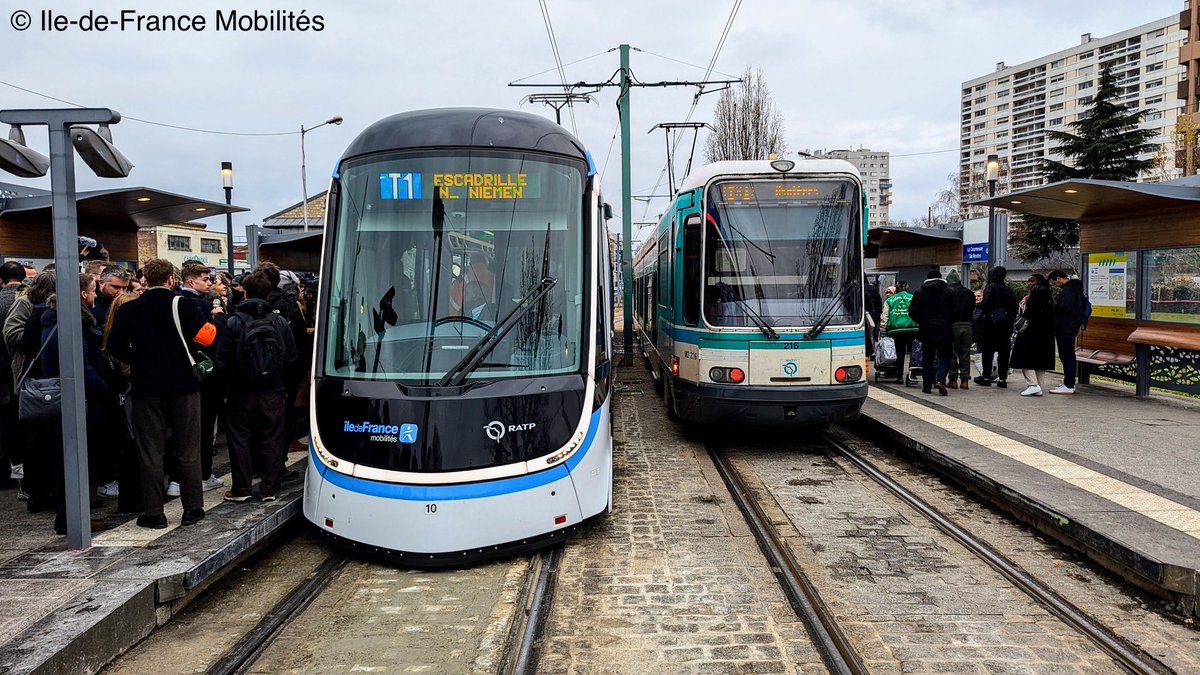 Cheminot_du_75's tweet photo. Ile-de-France : le 10 décembre 2024, 4 nouvelles rames #TW20 sont mises en service sur le tramway @T1_RATP. Une nouvelle page s'écrit. Modernes, + confortables et accessibles, 37 nouvelles rames remplacent progressivement les TFS construits de 1992 à 1997 (même les ex-T2). https://t.co/CoYHciNGsp