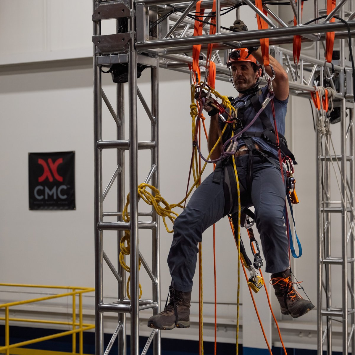 Our Vertical Skills class is specifically designed for rescuers who want to increase their mobility on rope and become more versatile and skilled in complex situations. Unlike SPRAT, we are not concerned with rope access work requirements or certification parameters.