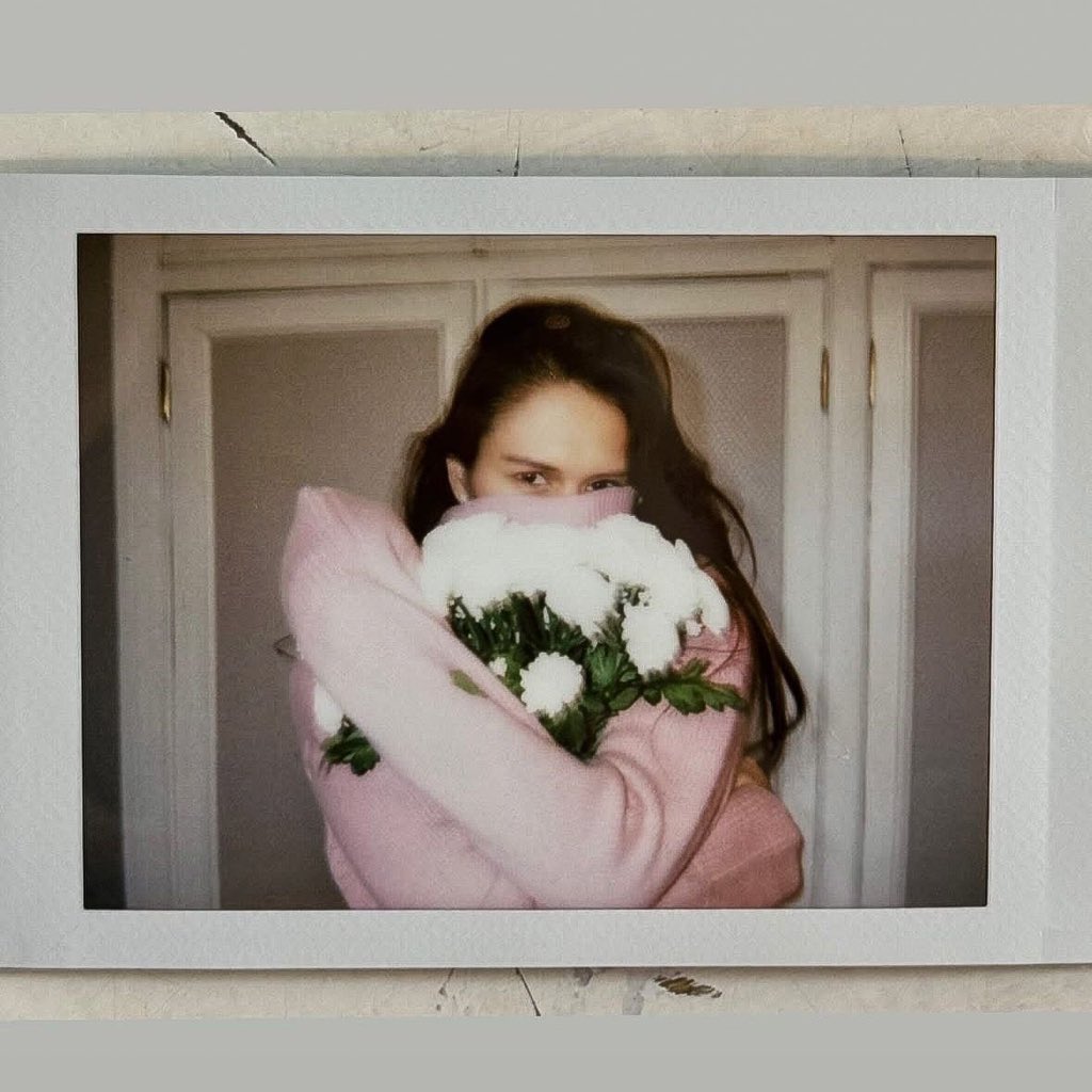 ⠀

большие и маленькие мои друзья-подружки, в декабрьские морозы хочется каких-то активностей, чтобы расшевелиться. поэтому, буду очень рада, если потыкаете в пост — я буду знать, что вы не против взаимодействий и общения со мной. так вы поможете этим активностям. 
всем 🤍! 

⠀