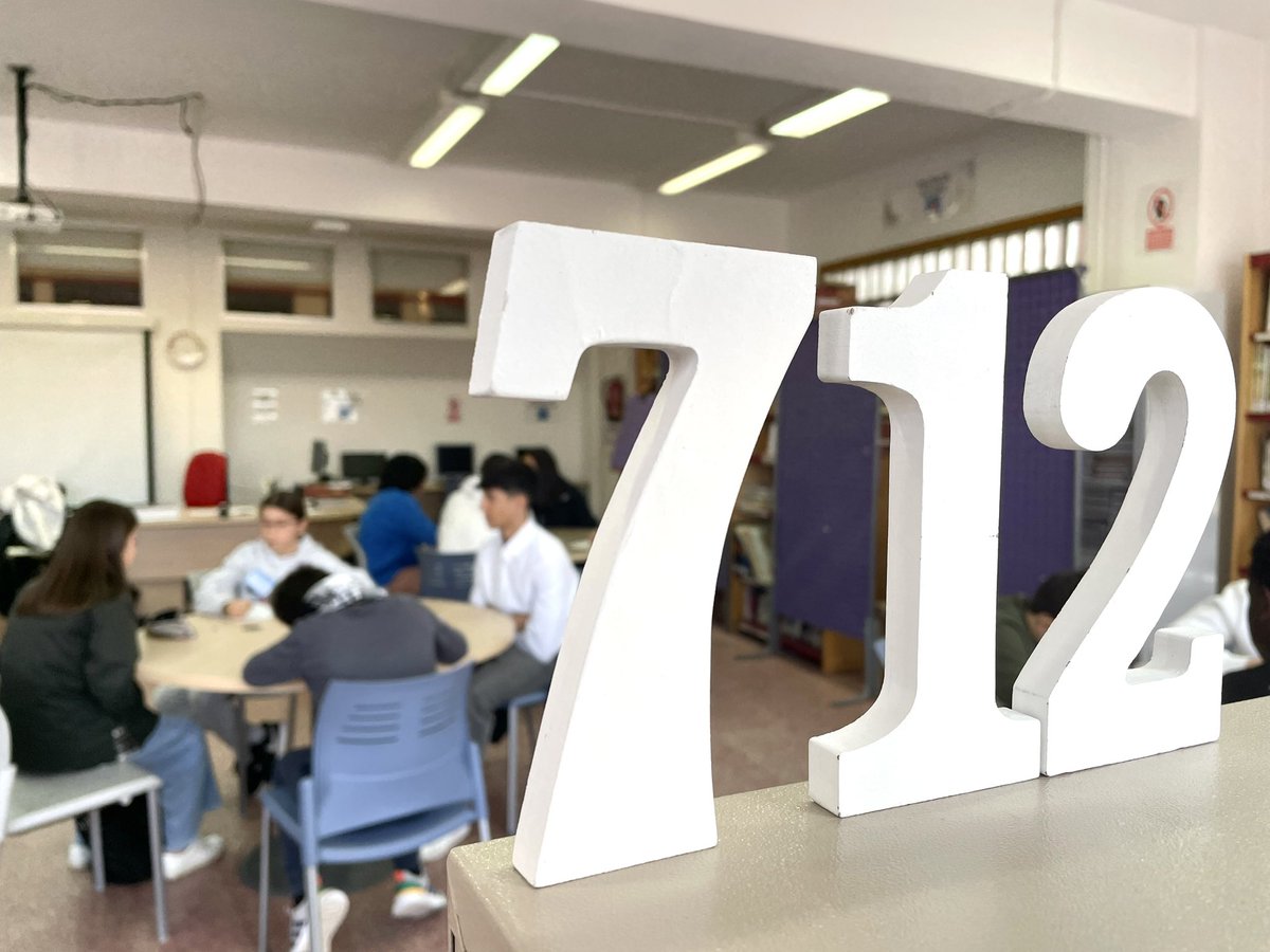 ijoaquinrodrigo's tweet photo. ¡Y hoy también ha sido el día del primer encuentro #7Meets12 de este curso! ¡Quienes hace cinco años fueron los alumnos recién llegados se han sentado hoy al otro lado para conocer a sus #7thGraders! ¡Esto acaba de empezar! #40Aniversario #CrecerParaContarlo #joaquinrodriguismo https://t.co/3lqIbvTxmM