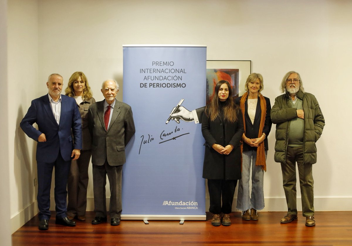 ¡Ya tenemos a las 3 personas finalistas del XLV Premio Internacional Afundación de Periodismo Julio Camba!

El jurado ha elegido los textos de Natalia Junquera Añón, Alberto Olmos Serrano y Eileen Truax entre todas las candidaturas presentadas:

⬇️🧵