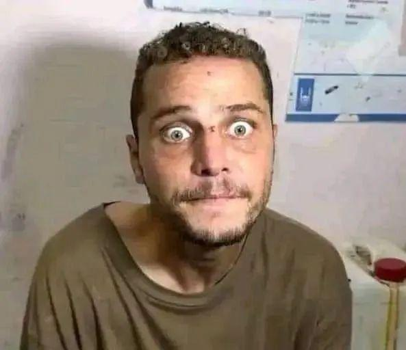 muhammadshehad2's tweet photo. Bashar rescued from Assad's torture dungeons in Syria promptly reminded me of Badr, released from Israel's torture camp Sde Tieman

Both have seen hell on earth!

Our pain is one, our freedom is one. Thrilled for our Syrian sisters &amp; brothers, &amp; hope our freedom will soon follow https://t.co/1KMI0uj27d